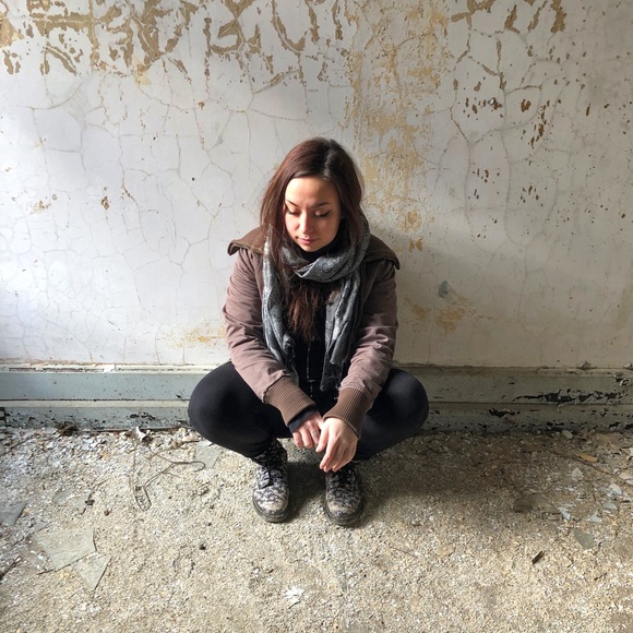 ✨🦦Meet your Posher, Morgan! 🦦✨ - Picture 2 of 3